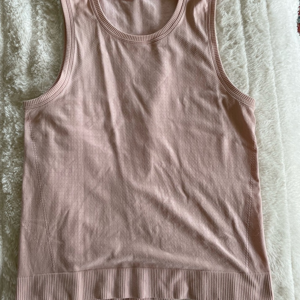Women’s Athleta In Motion Seamless Tank. Pink. Size Small